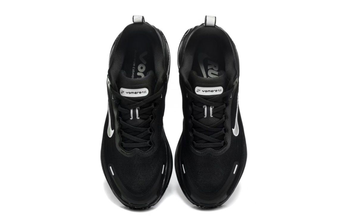 NIKE VOMERO plus