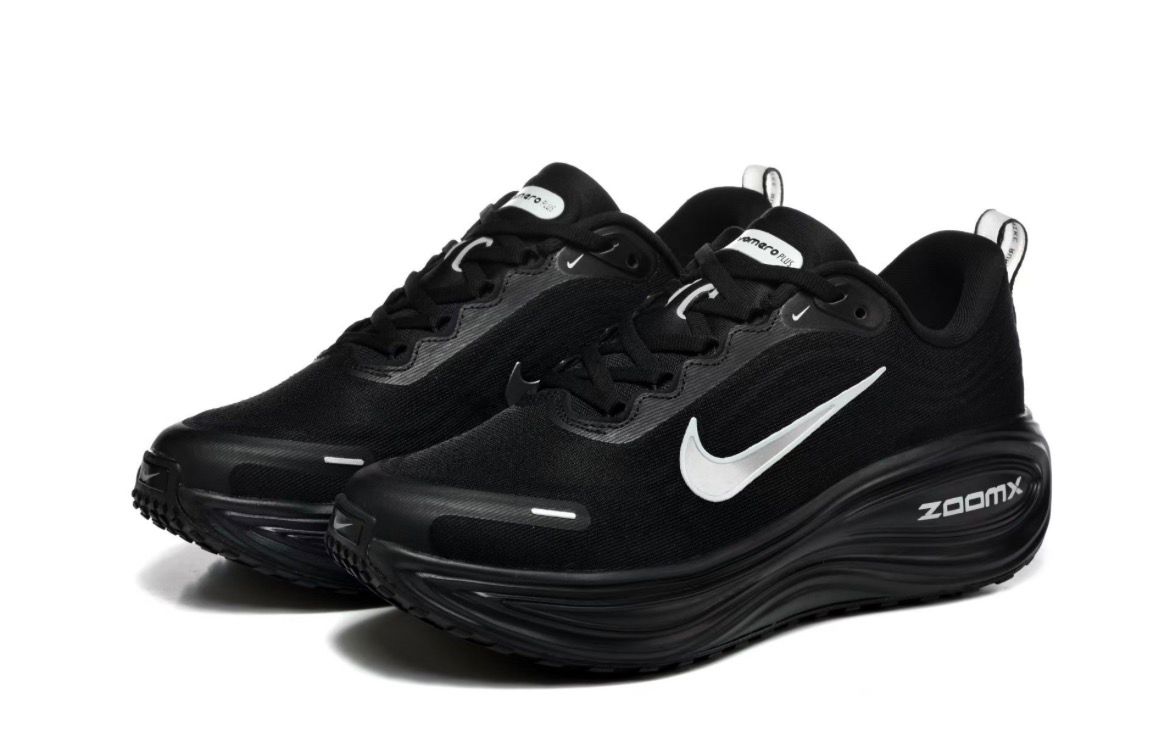 NIKE VOMERO plus