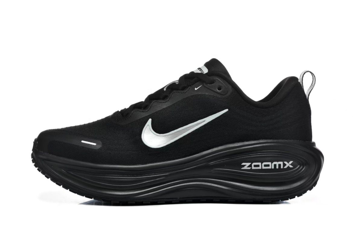 NIKE VOMERO plus