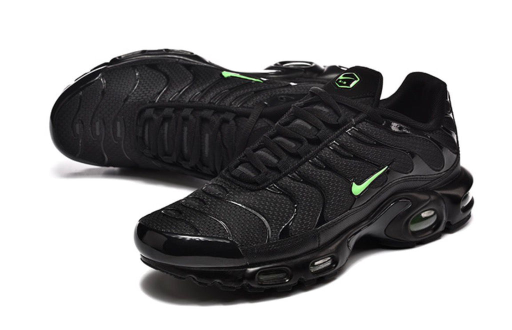 NIKE Air Max Plus TN Black Green Strike - Noir