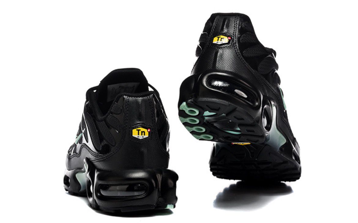 NIKE AIR MAX PLUS TUNED 1 BLACK MINT GREEN HOMME